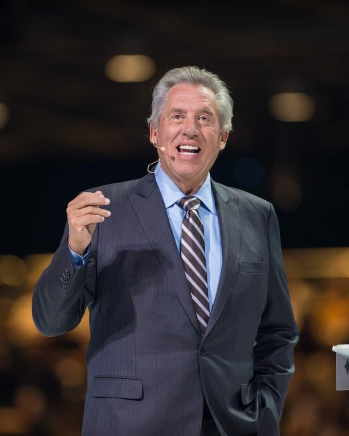 DR. JOHN C. MAXWELL